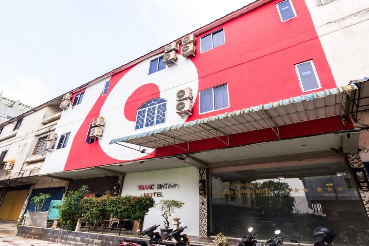 Vaccinated Staff - Oyo 1703 Terang Bintang Batam