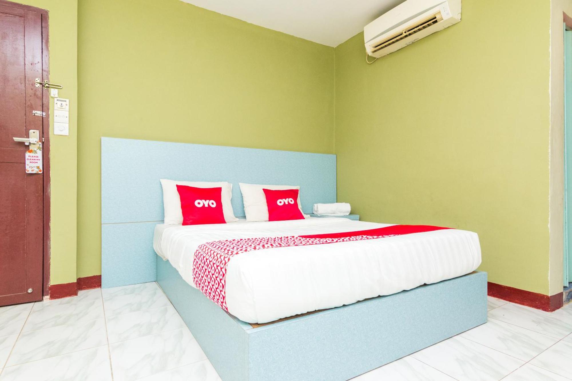 Hotel Vaccinated Staff - Oyo 1703 Terang Bintang Batam