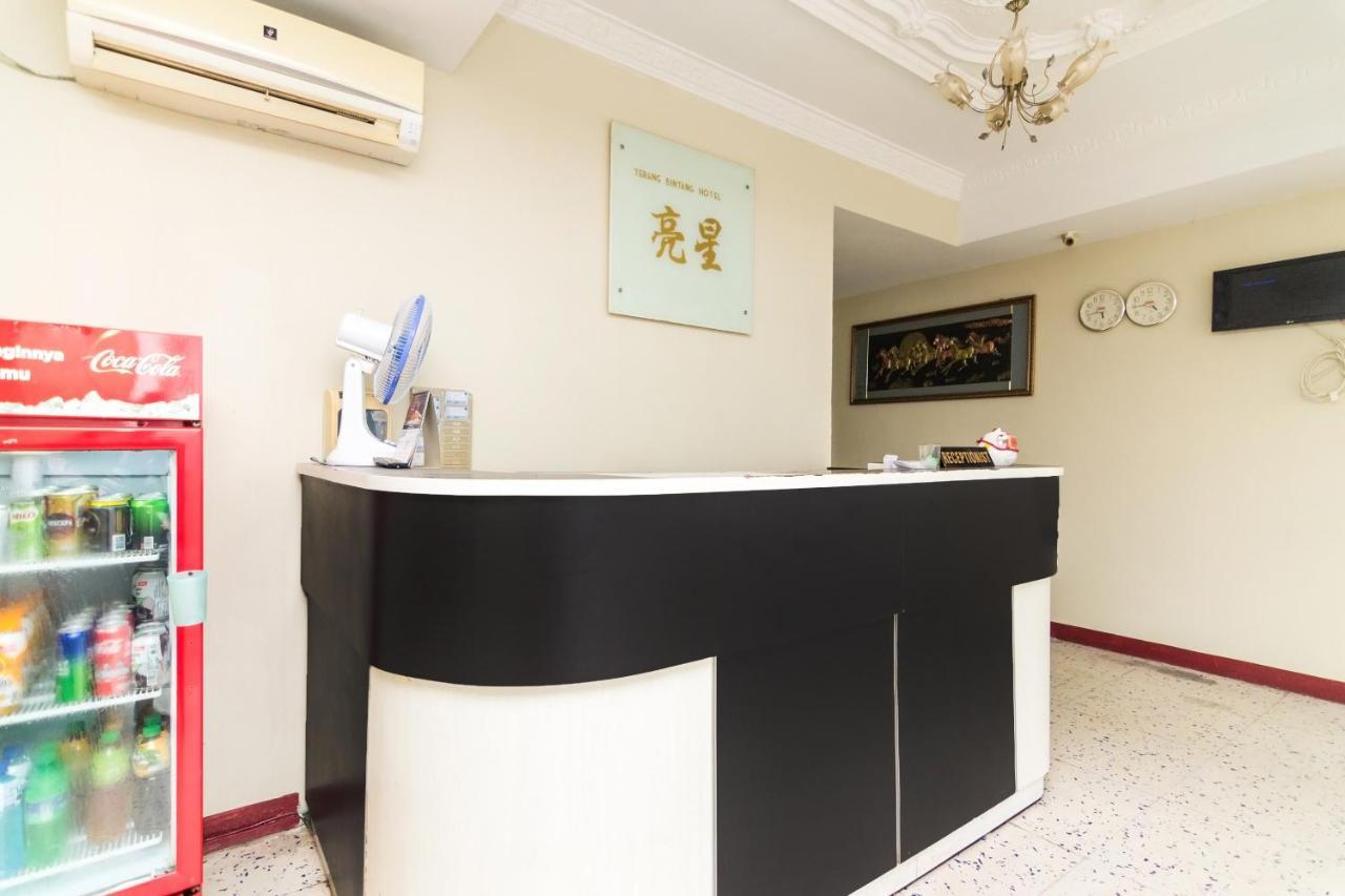 Vaccinated Staff - Oyo 1703 Terang Bintang 2*