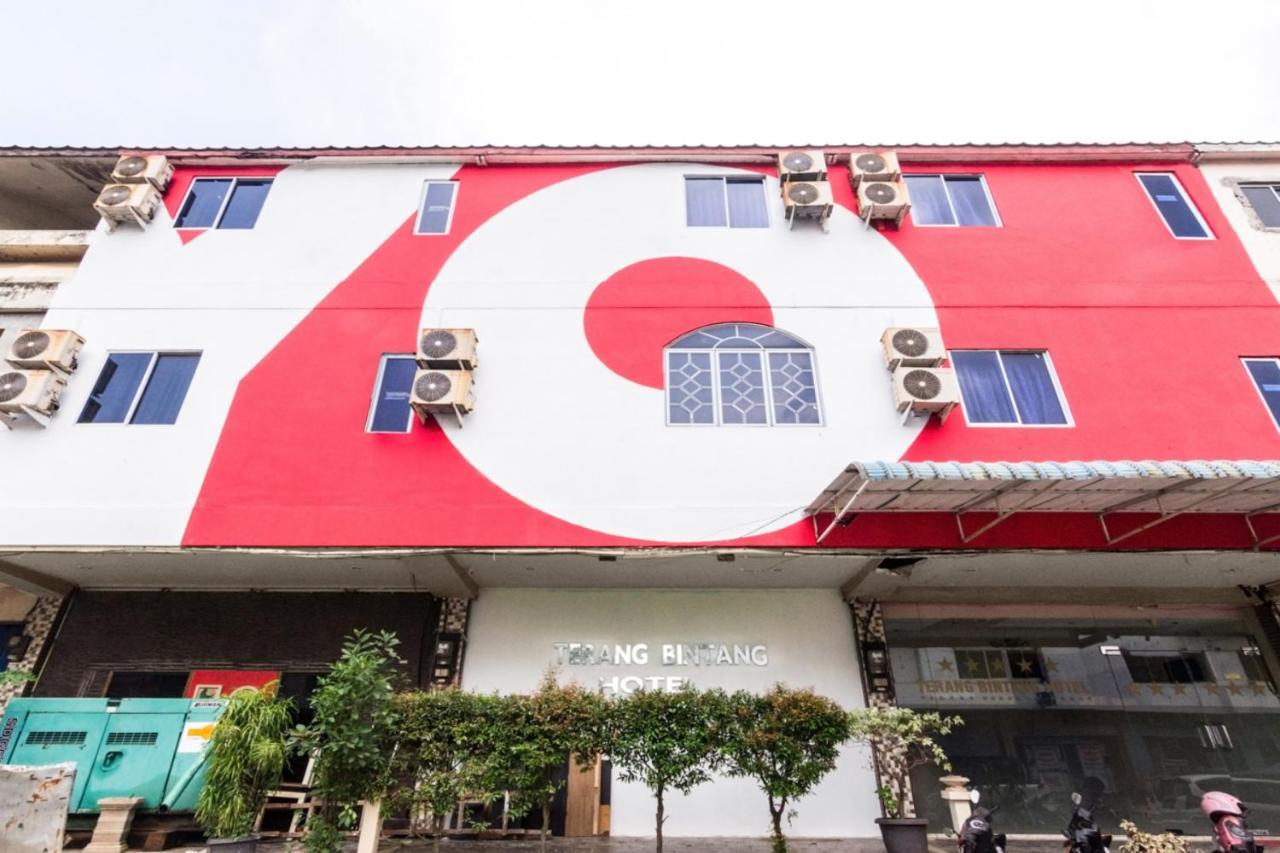 Vaccinated Staff - Oyo 1703 Terang Bintang Hotel 2*