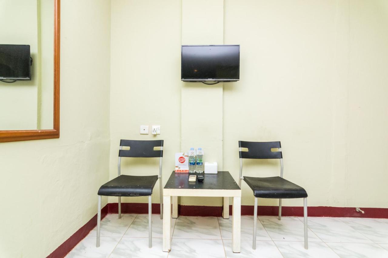 Vaccinated Staff - Oyo 1703 Terang Bintang 2*